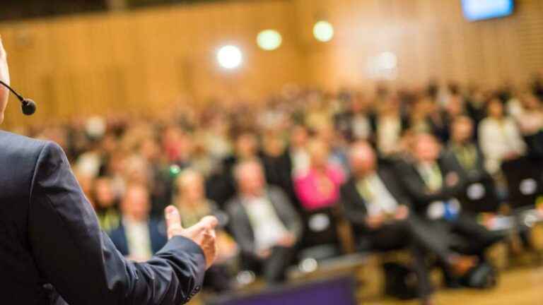 PREFEITO WILSON TURECK E VICE-PREFEITO MARCIO FIN PARTICIPARAM DE EVENTO DO TRIBUNAL DE CONTAS EM CURITIBA