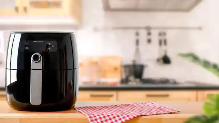 Posso colocar papel alumínio na airfryer