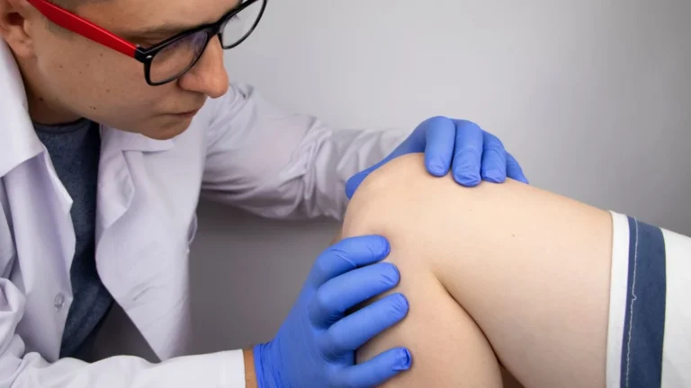Como o ortopedista diagnostica lesões no joelho
