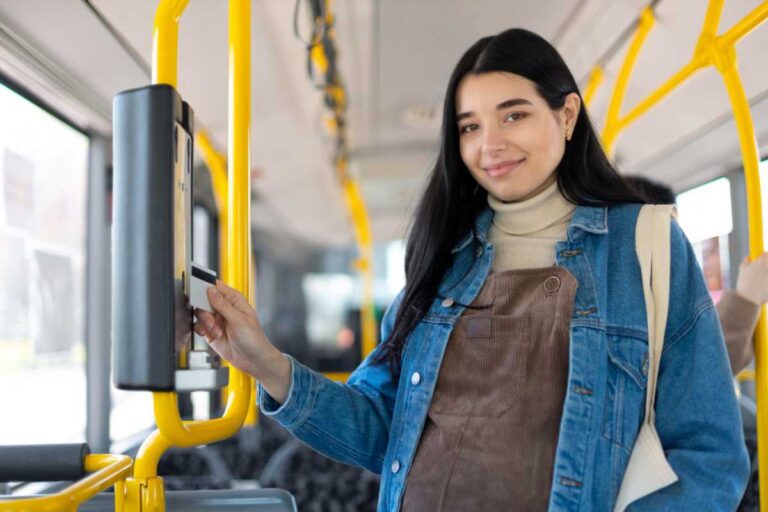 Mobilidade no trabalho: como os benefícios de deslocamento estão se adaptando a diferentes rotinas